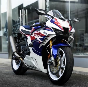 Hondai CBR1000RR-R : Superbike technologique de MotoGP avec une puissance de 160 kW et un cadre léger - Product Image 6