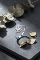 Bague KAVNAR en laiton plaqué or blanc, halo coussin, zircon cubique rond, quatre griffes, élégante pour femme