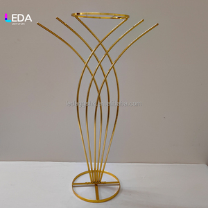 LEDA Support de fleurs classique en métal doré de haute qualité pour décoration d'événements, centres de table et allées de mariage - Product Image 1