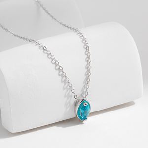 Collier Pendentif Élégant en Argent Sterling 925 avec Chaîne à Maillons Géométriques et Zirconiums Verts Taille Marquise, Bijoux Fins pour Femme, Idéal pour Fêtes et Cadeaux - Product Image 4
