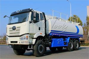 Camions-citernes de transport de carburant prêts à être expédiés : 6x4, 4x2, citernes à essence 28000L, citernes à diesel. - Product Image 2
