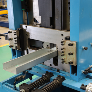 Fornitore professionale CZ mutevole Purlin <span class=keywords><strong>Roll</strong></span> formatrice macchina <span class=keywords><strong>C</strong></span> Z Purlin rendendo telaio in metallo ingranaggio cuscinetto nucleo del motore - Product Image 4