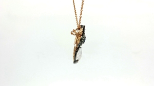 Pendentif-brosse Art Déco ovale en cyanite brillante, qui dégage une élégance intemporelle avec ce magnifique pendentif-brosse Art Déco. - Product Image 4