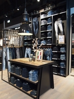 Vêtements pour hommes Décoration de magasin Fournitures de boutique Présentoir à vêtements Jeans Présentoir de magasin de détail