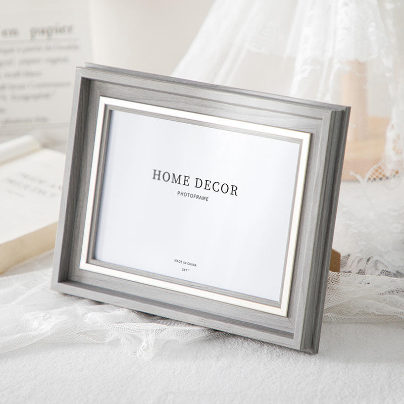 สีเทาเข้ม