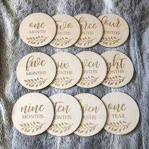 Marqueur de jalon mensuel pour bébé avec personnalisation en bois gravé marqueurs mensuels pour cadeau de <span class=keywords><strong>naissance</strong></span> et annonce de <span class=keywords><strong>naissance</strong></span> - Product Image 4