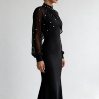 Robe longue sirène élégante noire pour femme, ornée de perles, à col montant et manches lanternes, idéale pour les soirées formelles et les galas