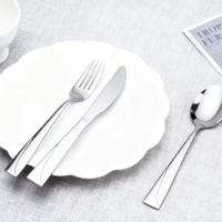 Service de table jetable portable en céladon au design crème et aux thèmes délicats, avec couverts en acier inoxydable, compatible lave-vaisselle