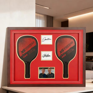 Boîte de présentation en bois pour signatures d'athlètes et raquettes de pickleball, idéale pour la collection de souvenirs sportifs - Product Image 5