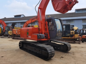 Excavadora Hitachi EX120-5 Original de Japón, Motor Isuzu Confiable, Sistema Hidráulico Estable, Lista para Envío - Product Image 6