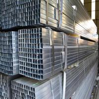 Tube carré galvanisé à chaud ASTM A500 ASTM A53 Q235B pour poteaux d'éclairage public et abris de stationnement