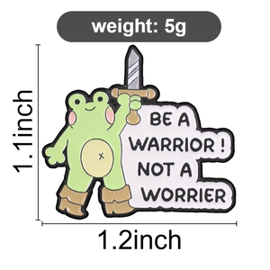 Broche émaillée Guerrier Grenouille avec texte de jeu de mots motivant et épée pour la décoration de sac à dos - Product Image 6