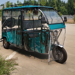 Rickshaw électrique avec toit transparent, banquette arrière, porte-bagages et rétroviseurs pour les trajets en zone rurale - Product Image 4