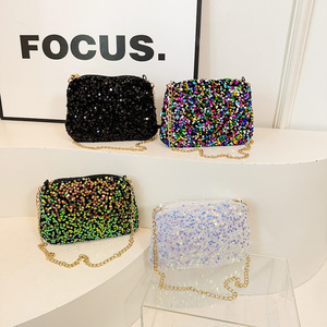 Sac carré à paillettes pour femme, petit format, avec chaîne, bandoulière, multicolore irisé, 7 pouces, fermeture éclair, pour tenues quotidiennes - Product Image 4