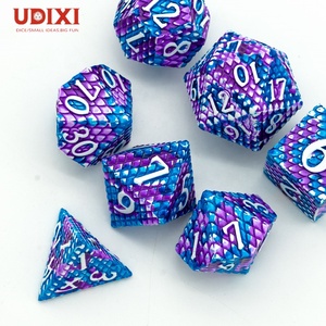 Cho udixi Biểu Tượng Tùy Chỉnh RPG Đa Diện Kim Loại <span class=keywords><strong>Dice</strong></span> <span class=keywords><strong>Set</strong></span> Trắng & Tím Rồng Quy Mô Cho Dungeons & Dragons Đóng Gói Trong Hộp Kim Loại - Product Image 1