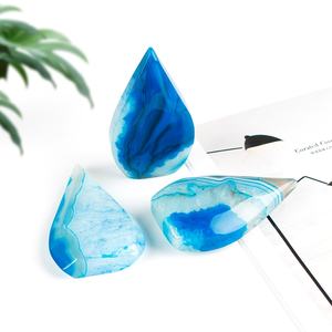 Ornement en géode d'agate bleue teinte et gravée, ornements de guérison en cristal en gros pour l'art du Feng Shui, décoration de collection - Product Image 4