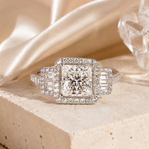 Anello di Lusso con Gemma Quadrata per Donne, Elegante Gioiello da Dito alla Moda - Product Image 3