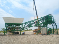 Usine certifiée CE 25m3/h Mini centrale à granulats de petite capacité avec châssis de camion