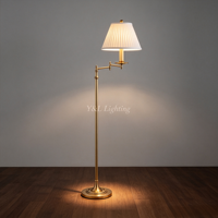 Lampe sur pied moderne à bras articulé en laiton avec abat-jour en tissu blanc lisse, lampe de lecture réglable pour bureau, salon, villa