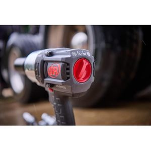 Clé à chocs Ingersoll Rand 3/4, 20V, moteur sans balais, couple de 2000 Ft Lb, kit sans fil avec poignée pistolet - Product Image 6