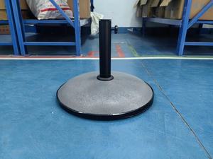 Base de sombrilla redonda de 25kg, soporte de peso para jardín, Patio, paraguas gris - Product Image 2