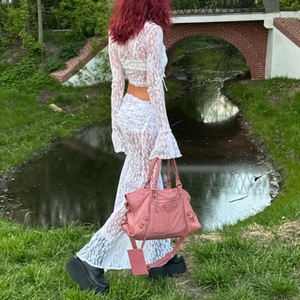 Nuevo Conjunto de Dos Piezas de Encaje Estilo Sexy para Mujer, Top Corto Ajustado y Pantalones de Cintura Baja, Conjunto de Encaje Transparente con Estampado Floral Retro - Product Image 2