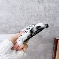 Soldes d'hiver Nouveau design Crazy Cow pour iPhone Samsung Xiaomi Coque de téléphone en TPU souple + peluche