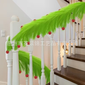 Guirnalda Navideña de 1.8M con Flores Artificiales Tipo Brocado, Cañas Verdes y Bolas Rojas para Decoración de Árbol y Chimenea - Product Image 3