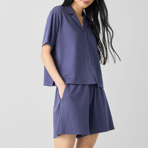 <span class=keywords><strong>Pigiama</strong></span> da <span class=keywords><strong>donna</strong></span> in <span class=keywords><strong>cotone</strong></span> <span class=keywords><strong>interlock</strong></span> a maniche corte con camicia abbottonata e pantaloncini, <span class=keywords><strong>pigiama</strong></span> organico da <span class=keywords><strong>donna</strong></span>, set per dormire. - Product Image 1