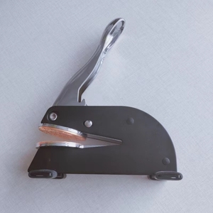 Grabadora en <span class=keywords><strong>seco</strong></span> <span class=keywords><strong>de</strong></span> <span class=keywords><strong>escritorio</strong></span> grande <span class=keywords><strong>de</strong></span> 50mm para <span class=keywords><strong>sello</strong></span> <span class=keywords><strong>de</strong></span> notario <span class=keywords><strong>de</strong></span> oficina con papel <span class=keywords><strong>de</strong></span> plástico, Material <span class=keywords><strong>de</strong></span> acero metálico para uso en la oficina - Product Image 6