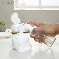 Bouteille ronde transparente en PET givré à faible MOQ avec bouchon sécurité enfant et brosse pour savon liquide, tampons, papier toilette et couches