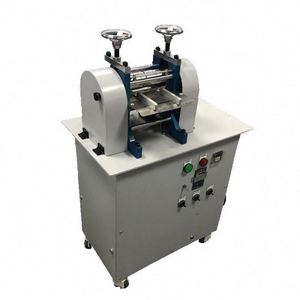 Machine de gaufrage et de marquage à chaud automatique pour ceintures en cuir, à alimentation hydraulique par tambour - Product Image 1