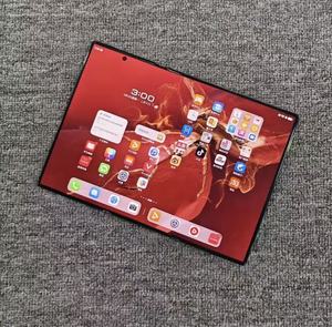 สมาร์ทโฟน HW Mate XT ULTIMATE DESIGN แบบพับสามตอน Octa Core LTE แรม 16GB ความจุ 512GB/1TB รุ่นจีน สีแดงดำ ภาษาสเปน/ฝรั่งเศส - Product Image 2