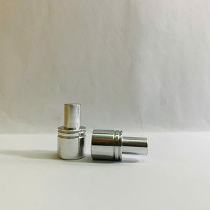 ชิ้นส่วนอะลูมิเนียมกลึง CNC ความแม่นยำสูง รุ่น VA2489012 พร้อมเกลียวในและบูชโลหะ - Product Image 4