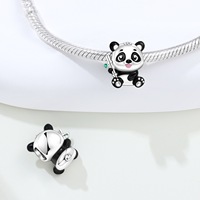 Pendentif Géométrique Tendance Personnalisé en Argent Plaqué Tai avec Zircon Pavé Panda Classique pour Femme, Enfant et Voyage, Orné d'un Charme Boucle