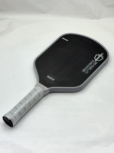 Raquette de pickleball Ksitig Clod Cut Black 10,5 mm d'épaisseur, durable, compétition, texture en fibre de carbone 3D, surface mate rugueuse, tissu - Product Image 5