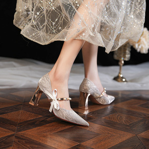 Sandales à talons pour femmes, bout pointu, talon épais, bride perlée, chaussures de mariage élégantes, talon moyen 2-3 cm, décoration nœud - Product Image 3