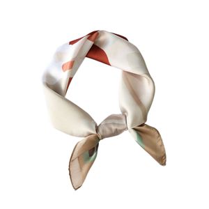 Alta moda ragazza moderna stampa sciarpe in poliestere da donna morbida piccola dimensione collo sciarpa personalizzata logo leggero bandane - Product Image 1