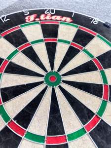 Tablero <span class=keywords><strong>de</strong></span> dardos profesional FIBRE-502 con cerdas <span class=keywords><strong>de</strong></span> alambre redondas <span class=keywords><strong>de</strong></span> fibra <span class=keywords><strong>de</strong></span> sisal <span class=keywords><strong>de</strong></span> alta calidad para jugadores <span class=keywords><strong>de</strong></span> Sudáfrica - Product Image 3