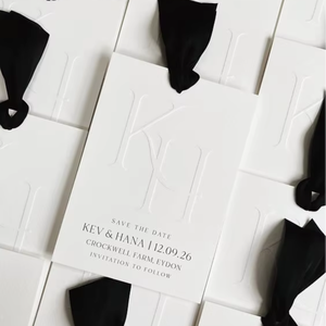 Étiquette en papier <span class=keywords><strong>de</strong></span> coton gaufré Middleton « Save the Date » avec ruban <span class=keywords><strong>de</strong></span> soie pour cartes <span class=keywords><strong>de</strong></span> visite <span class=keywords><strong>de</strong></span> vêtements - Product Image 1