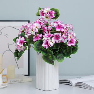 Bouquet de fleurs artificielles de begonias roses en soie Ruilisi pour la décoration de la maison et des hôtels - Product Image 2