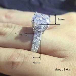 Anello da Donna Q547 in Oro Bianco con Diamante Sintetico Coltivato in Laboratorio, Taglio Brillante Rotondo, Colore G, Anello di Fidanzamento - Product Image 4
