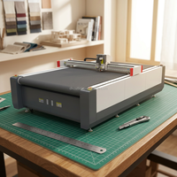 Machine de découpe CNC entièrement automatique à couteau vibrant pour vinyle imprimé, panneaux solaires, panneaux d'affichage et matériaux publicitaires