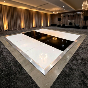 Pista de Baile Móvil Blanca y Negra con Estuche de Transporte, Plataforma de Alto Brillo - Product Image 1