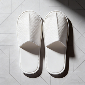 Pantuflas Desechables de Hotel, No Tejidas, con Suela Antideslizante de EVA, Logotipo Personalizado para la Industria Hotelera, Pedidos al por Mayor, Directo de Fábrica - Product Image 1