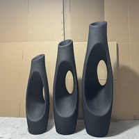 Pot Bunga Fiber Glass Hitam Tinggi Model Eropa Harga Pabrik, Ukiran Tangan Klasik Ramah Lingkungan untuk Luar/Dalam Ruangan