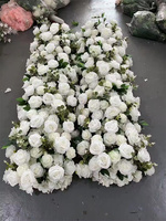 C-412 Seidenblumen-Läufer in Rot für Hochzeiten, Weiß-Roter Blumenläufer, Langer Tischblumen-Wasserfall, Event-Dekoration