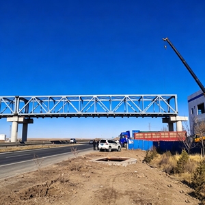 Pont piétonnier moderne <span class=keywords><strong>en</strong></span> structure acier préfabriquée, viaduc routier durable, passerelle métallique haute résistance - Product Image 2