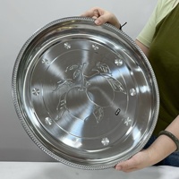 Fabrikant levert verdikte roestvrijstalen ronde serveerschaal met perzikmotief, grote dinerbord, metalen fruitbord