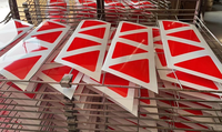 Autocollant triangulaire de signalisation rouge réfléchissant auto-adhésif pour camion